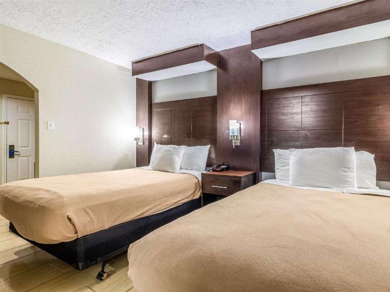 Rodeway Inn & Suites Houston Near Medical Center Екстериор снимка