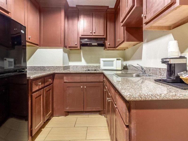 Rodeway Inn & Suites Houston Near Medical Center Екстериор снимка