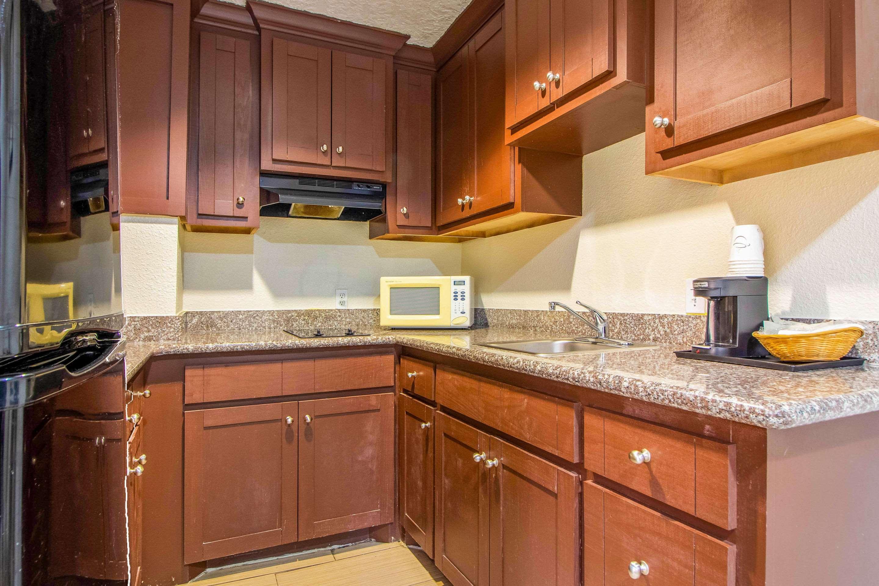 Rodeway Inn & Suites Houston Near Medical Center Екстериор снимка