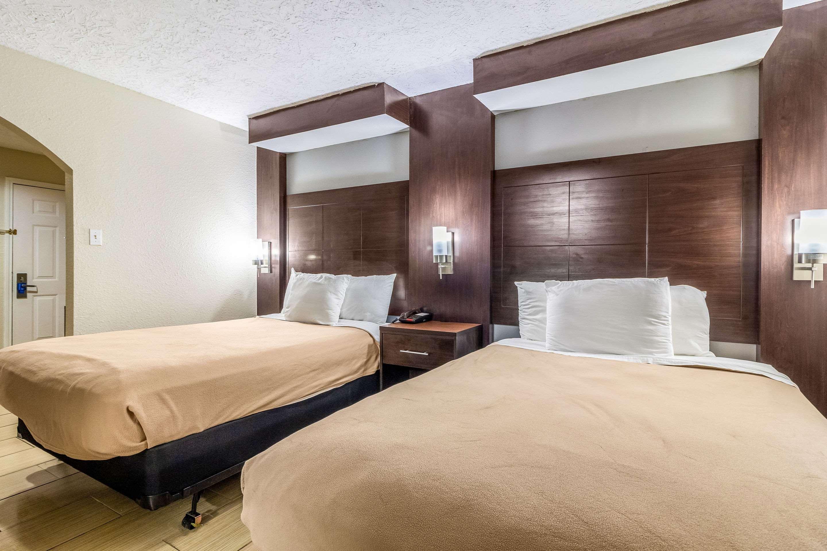 Rodeway Inn & Suites Houston Near Medical Center Екстериор снимка