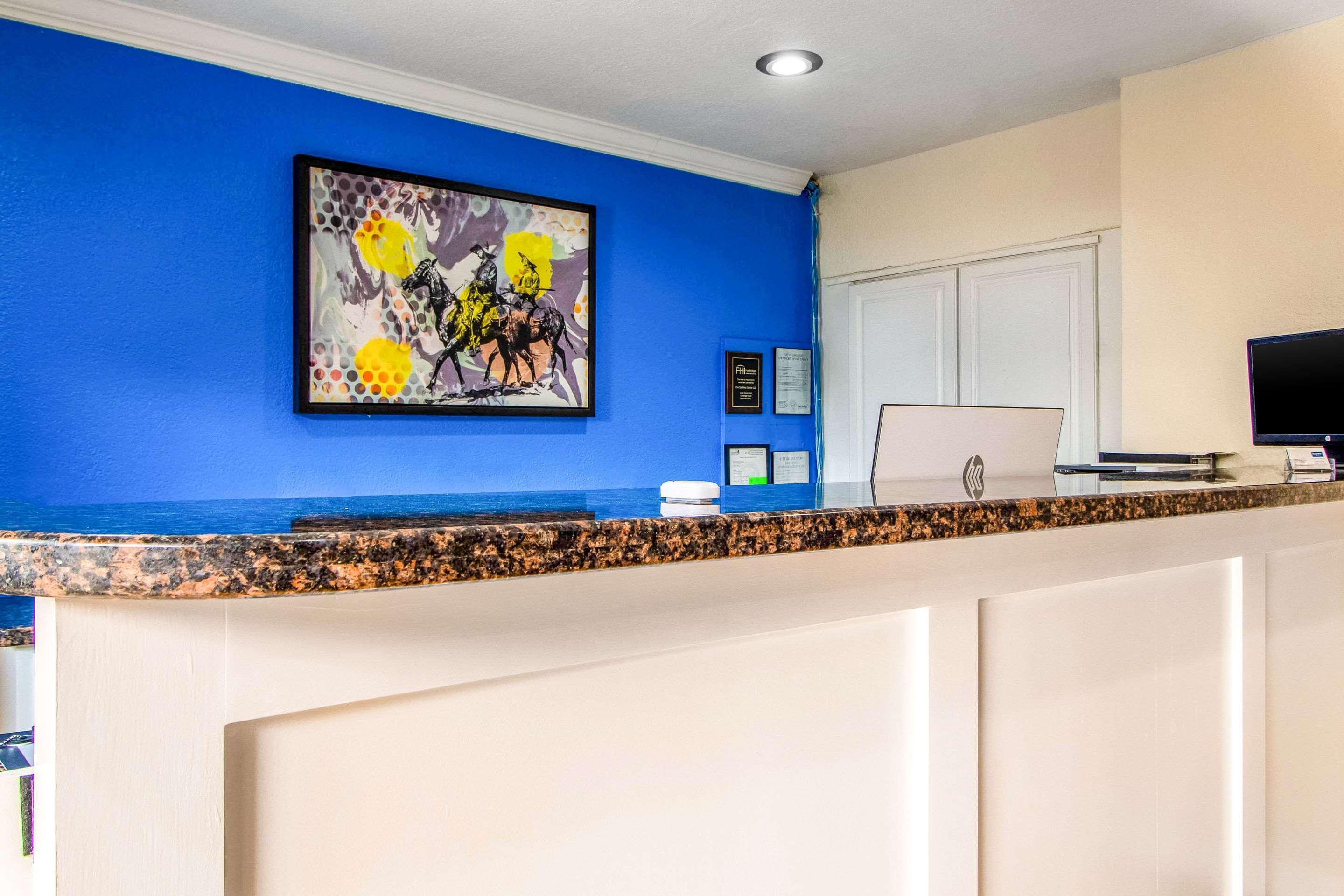 Rodeway Inn & Suites Houston Near Medical Center Екстериор снимка