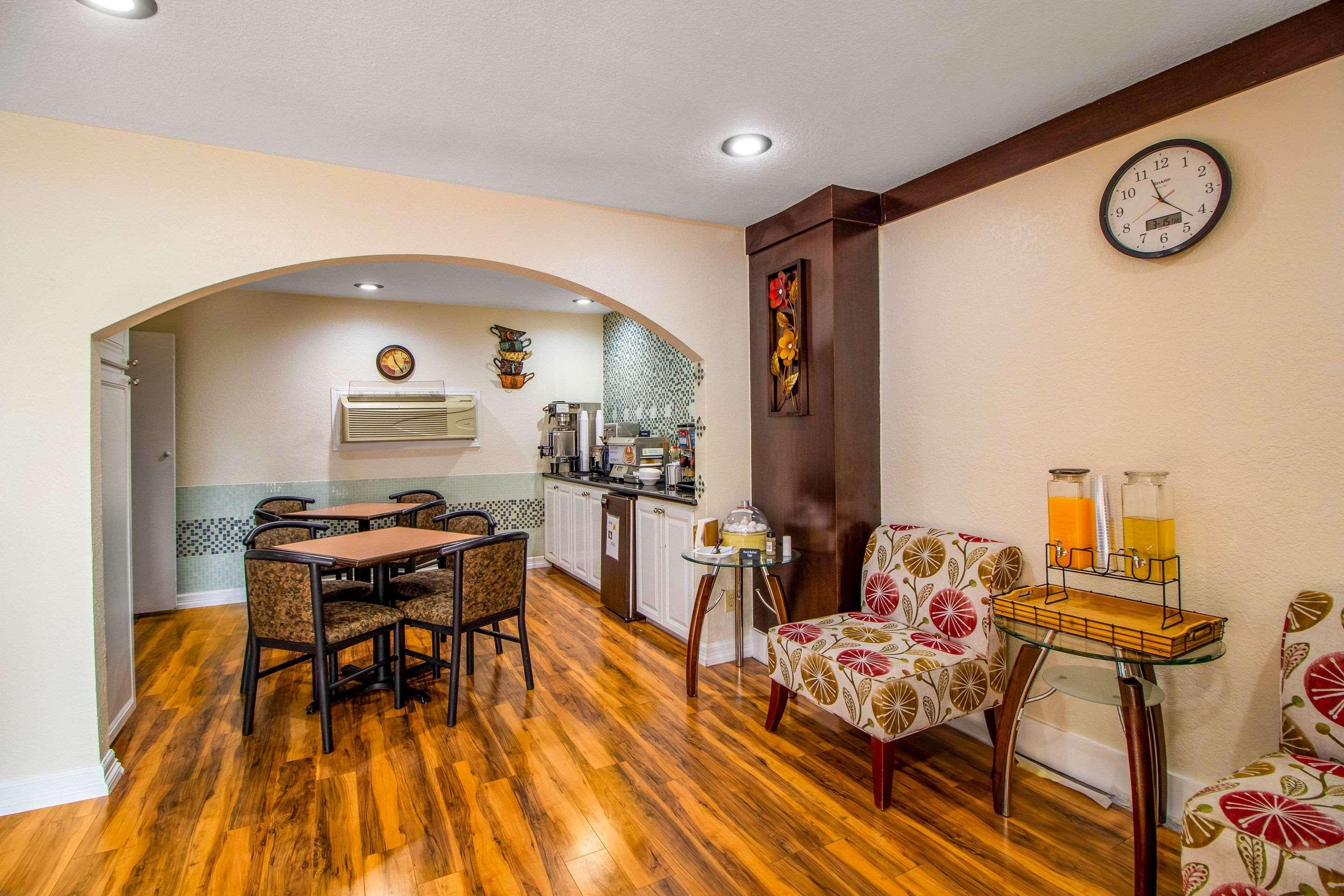Rodeway Inn & Suites Houston Near Medical Center Екстериор снимка
