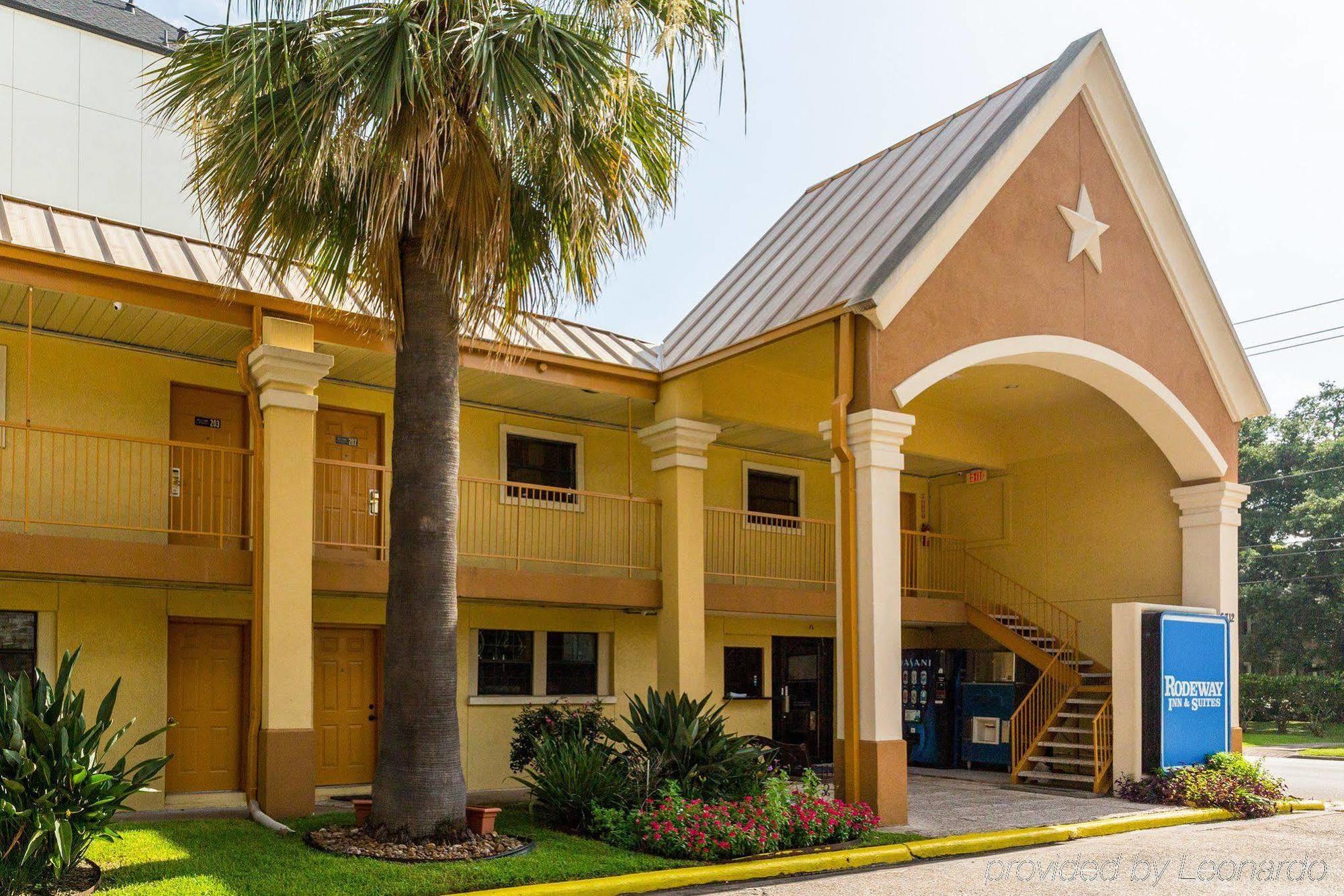 Rodeway Inn & Suites Houston Near Medical Center Екстериор снимка