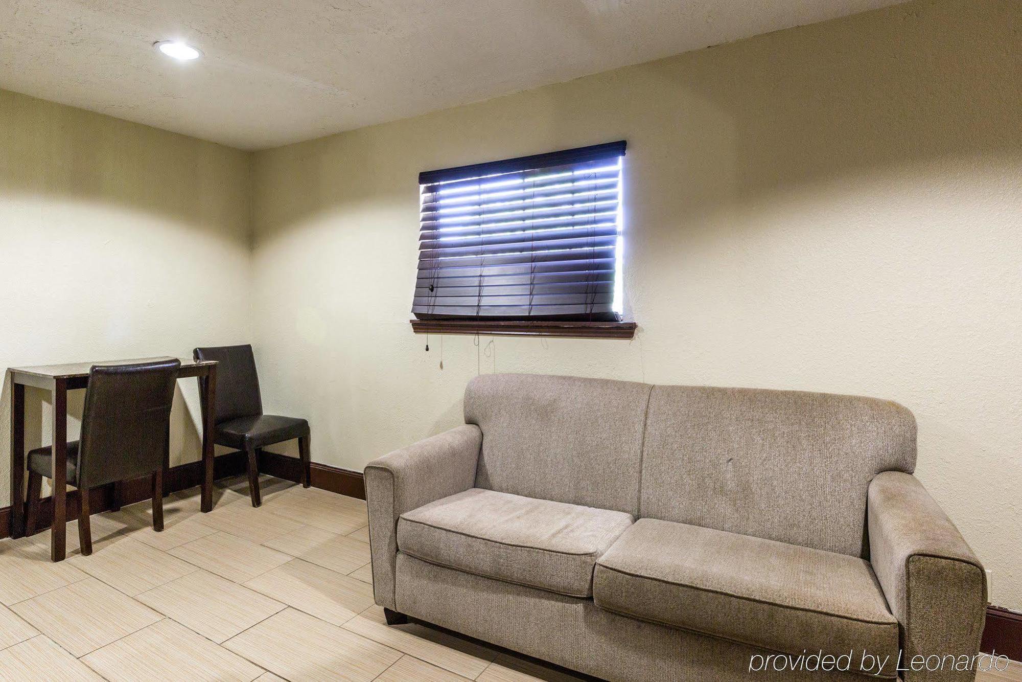Rodeway Inn & Suites Houston Near Medical Center Екстериор снимка