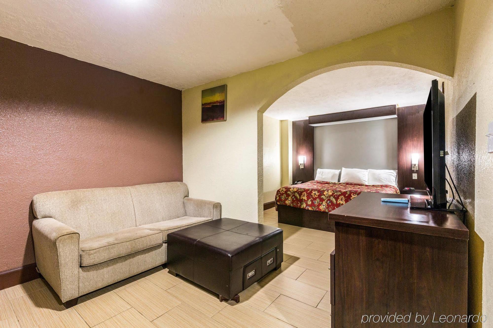 Rodeway Inn & Suites Houston Near Medical Center Екстериор снимка