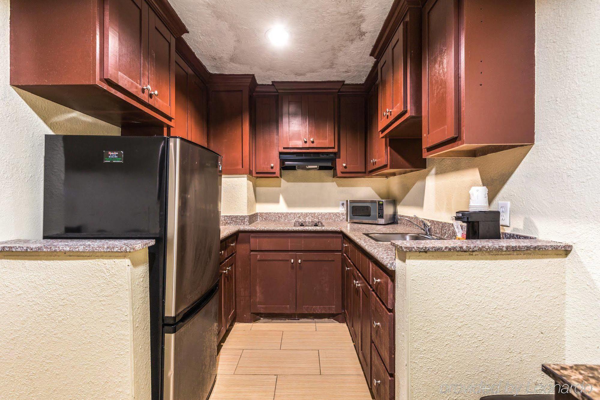 Rodeway Inn & Suites Houston Near Medical Center Екстериор снимка
